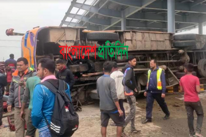 ফরিদপুরে যাত্রীবাহী বাস উল্টে ঘটনাস্থলেই নিহত ৪, আহত ২৫