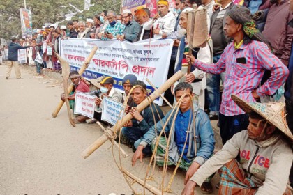 বিশ্বনাথে হাওর
ও কৃষক রক্ষার দাবিতে
মানববন্ধন