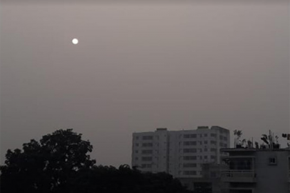 বগুড়ায় প্রচণ্ড কুয়াশায় আর শীতে কাহিল শিশু ও বৃদ্ধরা