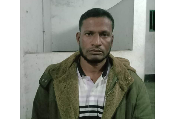 নোয়াখালীতে ডাকাত আটক