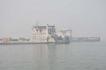 ৮ ঘন্টা পর দৌলতদিয়া-পাটুরিয়া নৌরুটে ফেরি চলাচল শুরু
