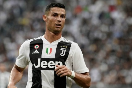 পেশাদার ফুটবলে 'সর্বকালের সর্বোচ্চ' গোলদাতা রোনালদো 