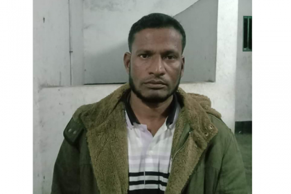 নোয়াখালীতে ডাকাত আটক
