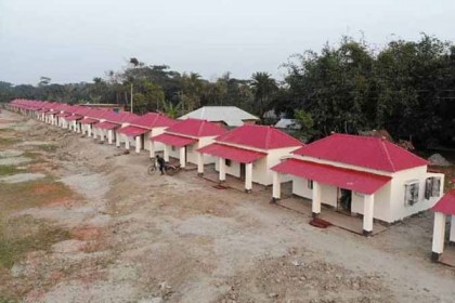 বাগেরহাটে ৪৩৫ পরিবার পাচ্ছে পাকা ঘর ও জমি