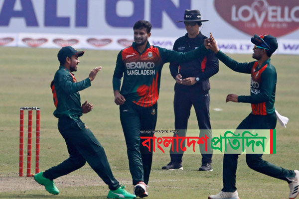 মেহেদির জোড়া আঘাতের পর সাকিবের হানা, কাপঁছে ওয়েস্ট ইন্ডিজ 