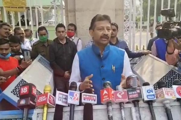 মমতার মন্ত্রিসভা থেকে এবার বনমন্ত্রীর পদত্যাগ