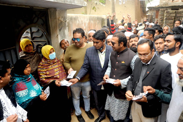 মেয়র প্রার্থী সাংবাদিক; প্রচারণায় সাংবাদিকরা  