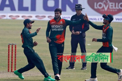 মেহেদির জোড়া আঘাতের পর সাকিবের হানা, কাপঁছে ওয়েস্ট ইন্ডিজ 