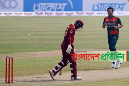 আবারও মুস্তাফিজের আঘাত