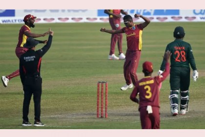 অর্ধশতকের পর সাজঘরে তামিম