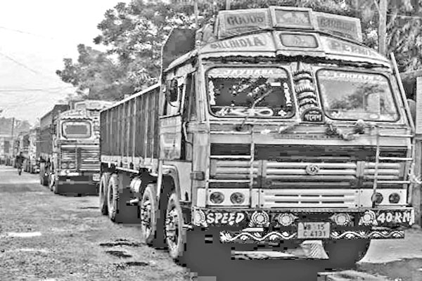 যানজটে আমদানি-রপ্তানি ব্যাহত, ভোগান্তি