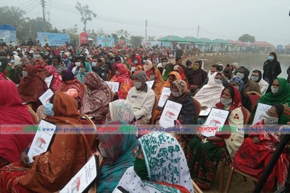 চাঁপাইনবাবগঞ্জে বাড়ি পেল ১৩১৯ পরিবার