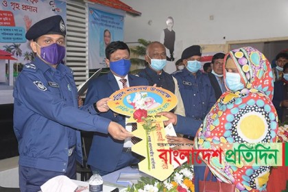 ‘ঘরের চাবি না, মনে হয় ঈদের চাঁন হাতে পাইছি’