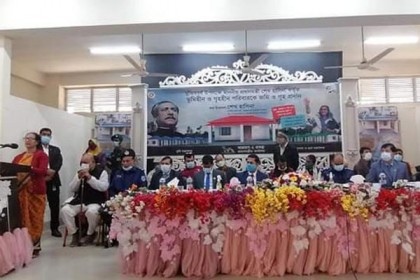 'গৃহহীনদের ঘর প্রদান প্রধানমন্ত্রীর জনসেবার অনন্য উদাহরণ'