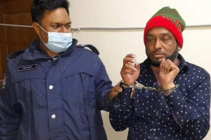 ছিনতাইকারীকে ছাড়াতে থানায় এসে ওসিকে হুমকি, প্রতারক গ্রেফতার