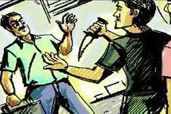 রাজধানীর হাইকোর্ট মাজার এলাকায় ছুরিকাঘাতে অজ্ঞাত যুবক নিহত