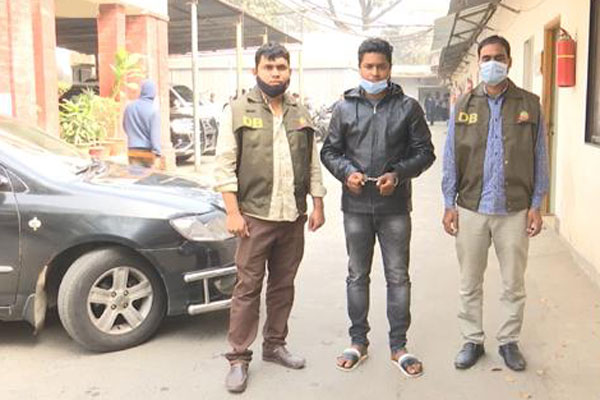 ৪০০ ডলারে কানাডিয়ান হয়ে গেলেন নরসিংদীর সৈকত!

