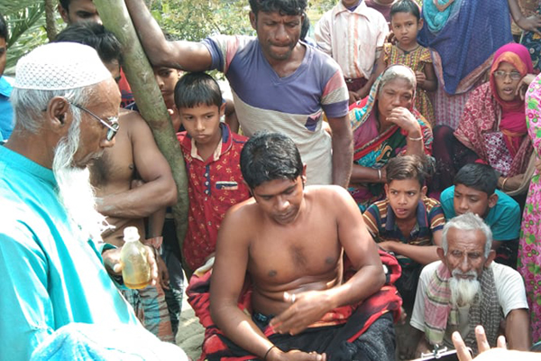 বাড়ি ফিরেছেন জীবিত থাকা সেই জেলে