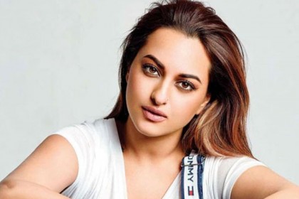 যে কারণে নিজের কেনা বিলাসবহুল ফ্ল্যাটে উঠছেন না সোনাক্ষী

