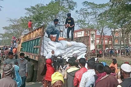 কলাপাড়ায় আম্ফানে ক্ষতিগ্রস্ত ১৩শ’ পরিবারকে খাদ্য সহায়তা