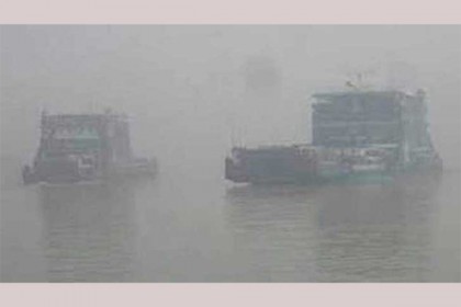 ঘন কুয়াশায় পাটুরিয়া-দৌলতদিয়ায় ফেরি চলাচল বন্ধ