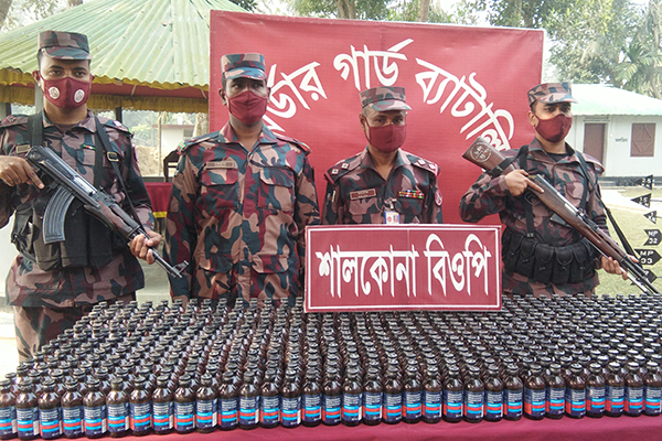 যশোরের ফেনসিডিলসহ মাদক ব্যবসায়ী আটক