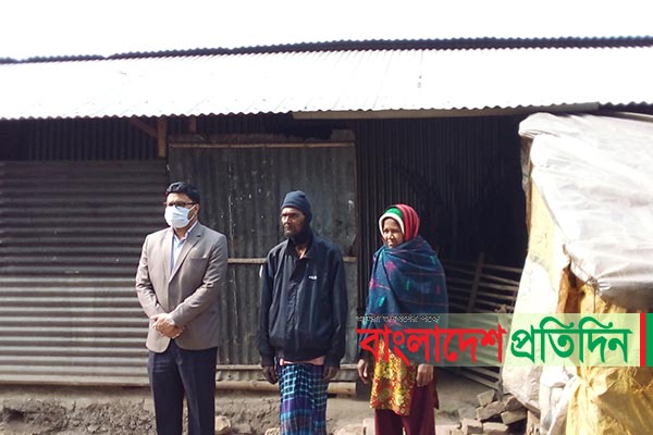 গণশৌচাগারে বাস করা সেই শাহাদাত-নার্গিস দম্পতি পাচ্ছেন ঘর