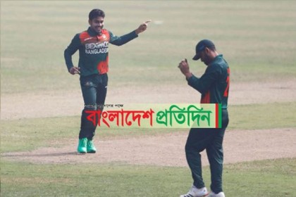 মুস্তাফিজের পর ক্যারিবীয় দূর্গে মিরাজের আঘাত 