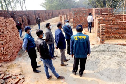 বগুড়ায় গৃহহীনদের
গৃহ নির্মাণ পরিদর্শন করলো দুদক
