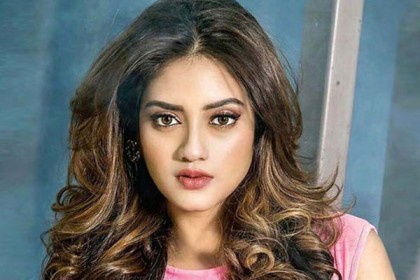 সাহস থাকলে আমাদের ধর্ষণ করে দেখাক, ঝাঁটা-বঁটি আছে: নুসরাত

