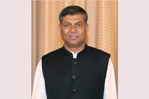 জো বাইডেন ও রানি এলিজাবেথের টিকা নেওয়ার বিষয়টি সত্য নয়: সাইফুজ্জামান শিখর