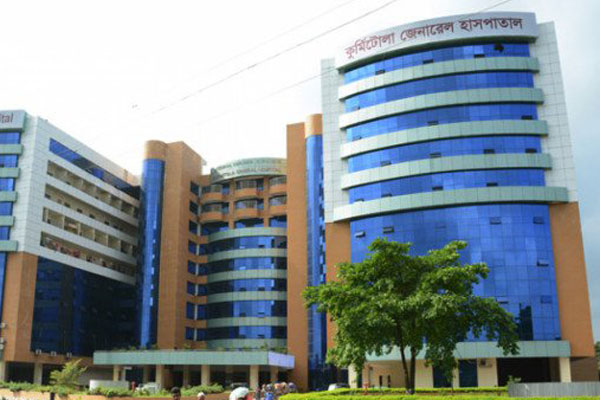 দেশে প্রথম করোনার টিকা নিচ্ছেন নার্স রুনু 

