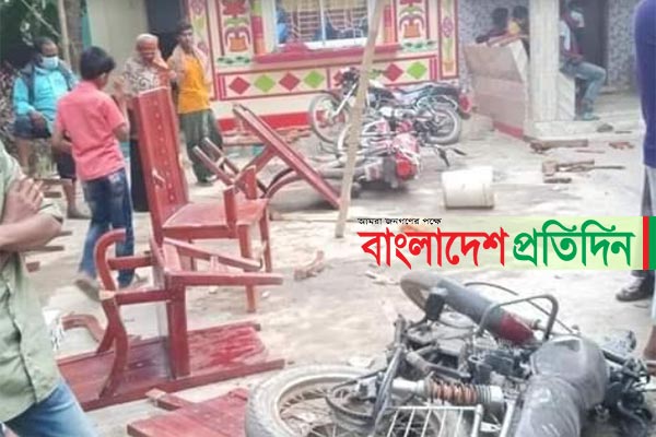 পাথরঘাটায় দুই মেয়র প্রার্থীর সমর্থকদের ব্যাপক সংঘর্ষ, আহত ২০