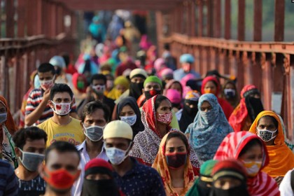 দেশের ৫২ শতাংশ মানুষ দেখে শুনে দেরিতে ভ্যাকসিন নিতে চান


