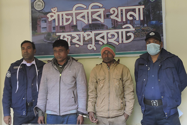 জয়পুরহাটে ধর্ষণের অভিযোগে সহযোগীসহ ইউপি সদস্য গ্রেফতার