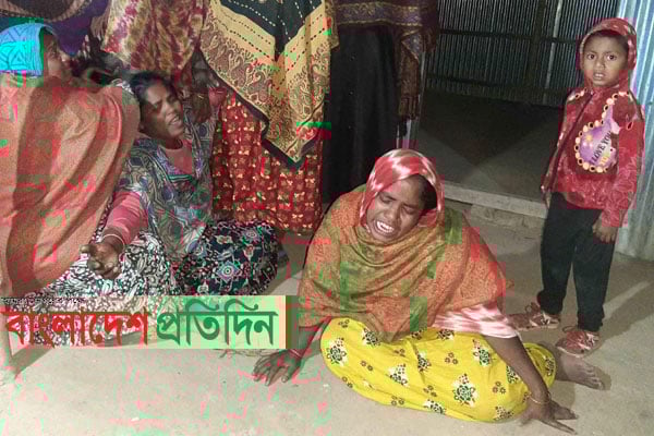 বাবার কাছে নতুন জামার বায়না ধরা স্কুলছাত্রীর ঝুলন্ত লাশ উদ্ধার

