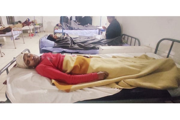 ভালুকায় বসতবাড়িতে হামলা-ভাঙচুর ও লুটপাট, নারীসহ আহত ৩