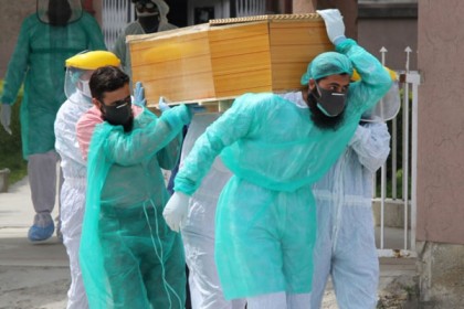 আরও ১৬ হাজারের বেশি প্রাণ কেড়ে নিল করোনা