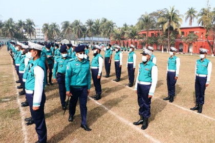 বরিশালে পুলিশের মাস্টার প্যারেড 