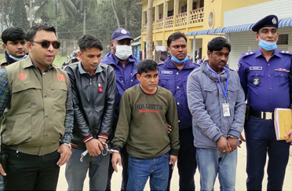 কম টাকায় প্রাইভেটকারে তুলে ছিনতাই!