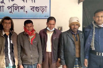 ধুনটে পুলিশের অভিযানে ৪ জুয়াড়ি গ্রেফতার