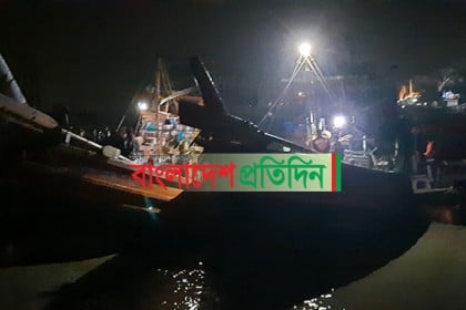 বাংলাদেশ জলসীমা থেকে ট্রলারসহ ২৮ ভারতীয় জেলে আটক

