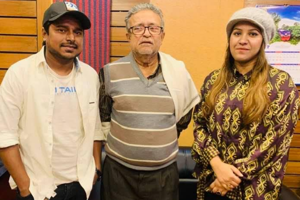 
সিনেমার টাইটেল গানে মিলন-পূজা