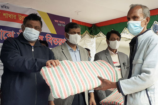 শীতার্তদের মাঝে কম্বল বিতরণ মাগুরা জেলা ছাত্রলীগের