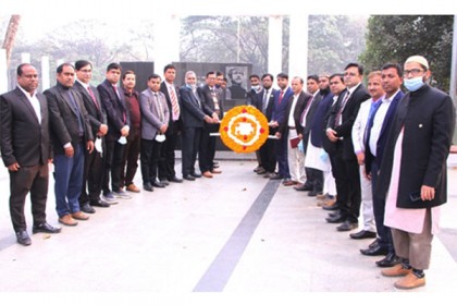 বাপশিস'র নবনির্বাচিত সদস্যদের দায়িত্ব হস্তান্তর  

