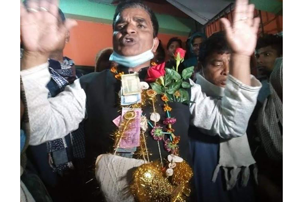 মুন্ডুমালা পৌরসভায় নাইট গার্ড থেকে 'বিদ্রোহী' মেয়র