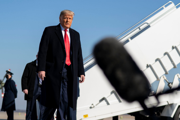 সিনেটে বিচার শুরুর আগেই ট্রাম্পের ৫ অ্যাটর্নির পদত্যাগ