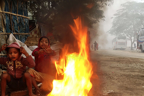শীতের দাপটে নাকাল রাজশাহীর জনজীবন