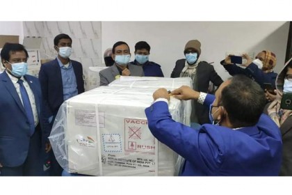 ঠাকুরগাঁওয়ে পৌঁছেছে করোনার টিকা