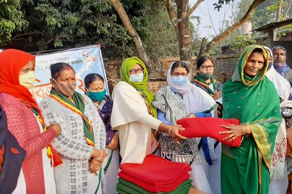 ঠাকুরগাঁওয়ে গার্ল গাইড এসোসিয়েশনের কম্বল বিতরণ